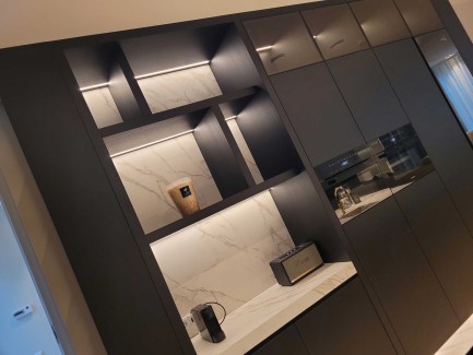 Wandkast met verlichting