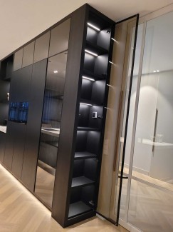 Wandkast met verlichting