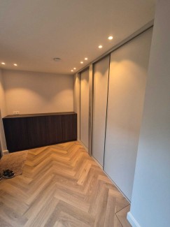 Wandkasten en dressoir